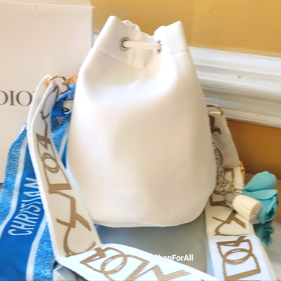 Dior - Picture 12 of 16